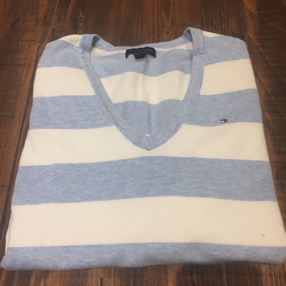 Women’s XS Tommy Hilfiger sweater - Picture 4 of 4